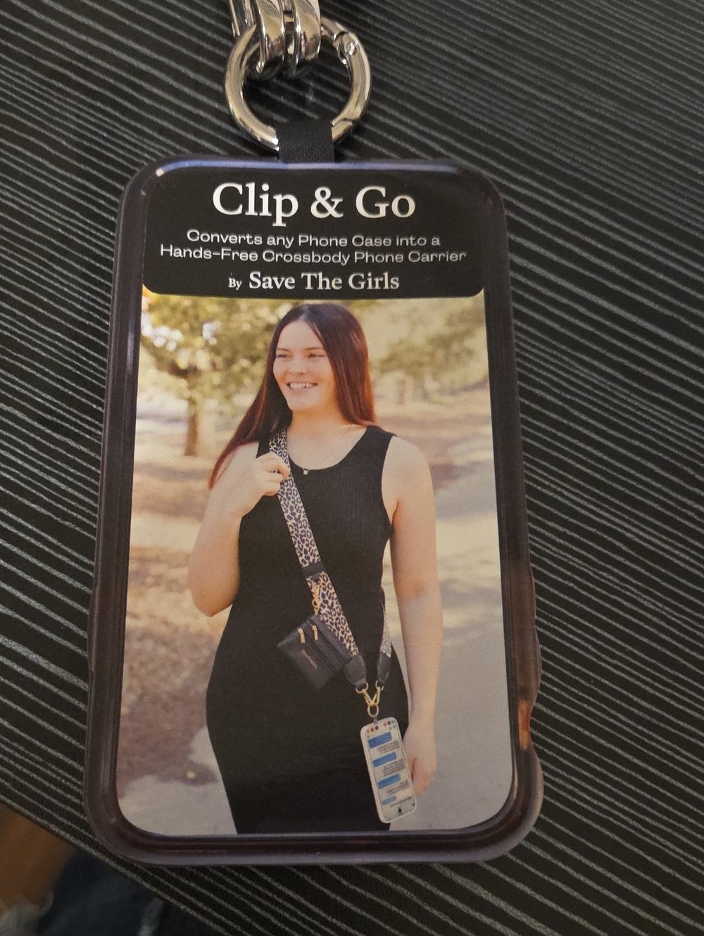 Save The Girls Clip & Go Crossbody Phone Strap Wallet Lanyard - NIB Chevron - Picture 5 of 5